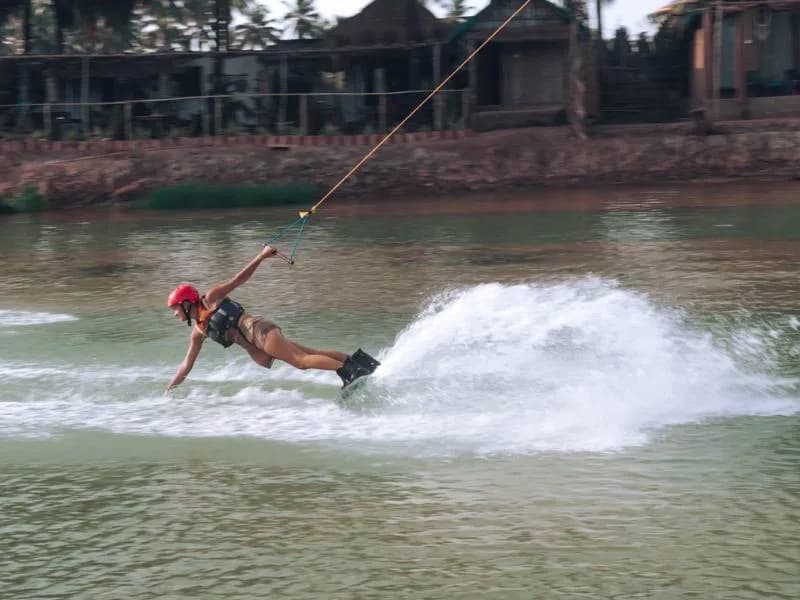 Wakeboard Surfing