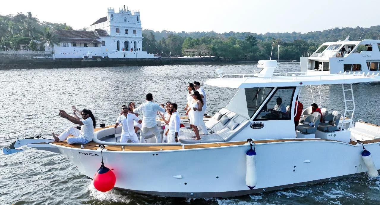Yacht