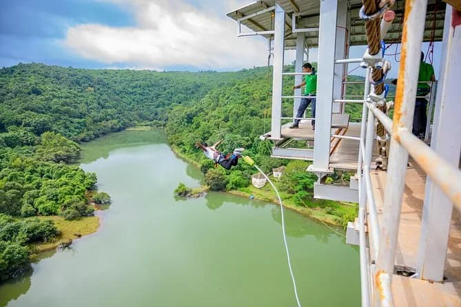 Mayem Bungee Jumping